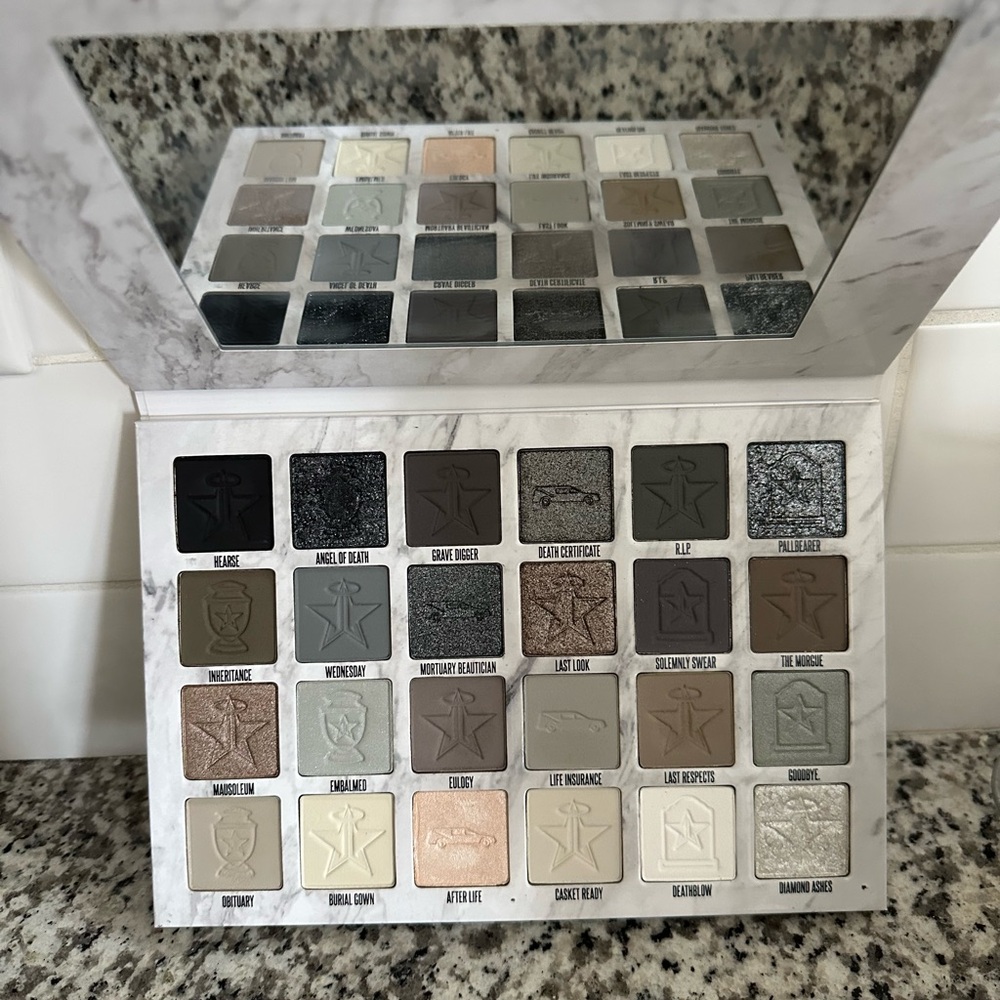 Jeffree Star Cosmetics Cremated Eyeshadow Palette